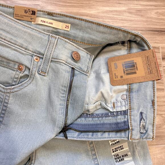 Levi's 726 High Rise Flare Split Hem Women's Light Wash Jeans 0 Short (W25 L30) - Picture 9 of 13